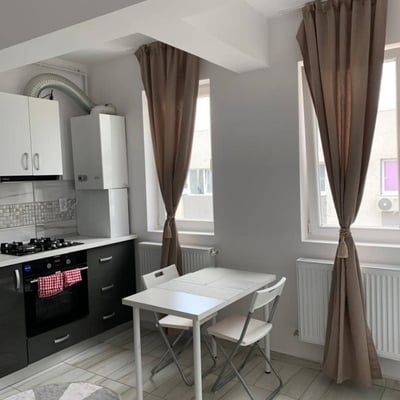 Location d’un studio accueillant avec balcon, secteur 6, Chiajna, Bucarest, Roumanie